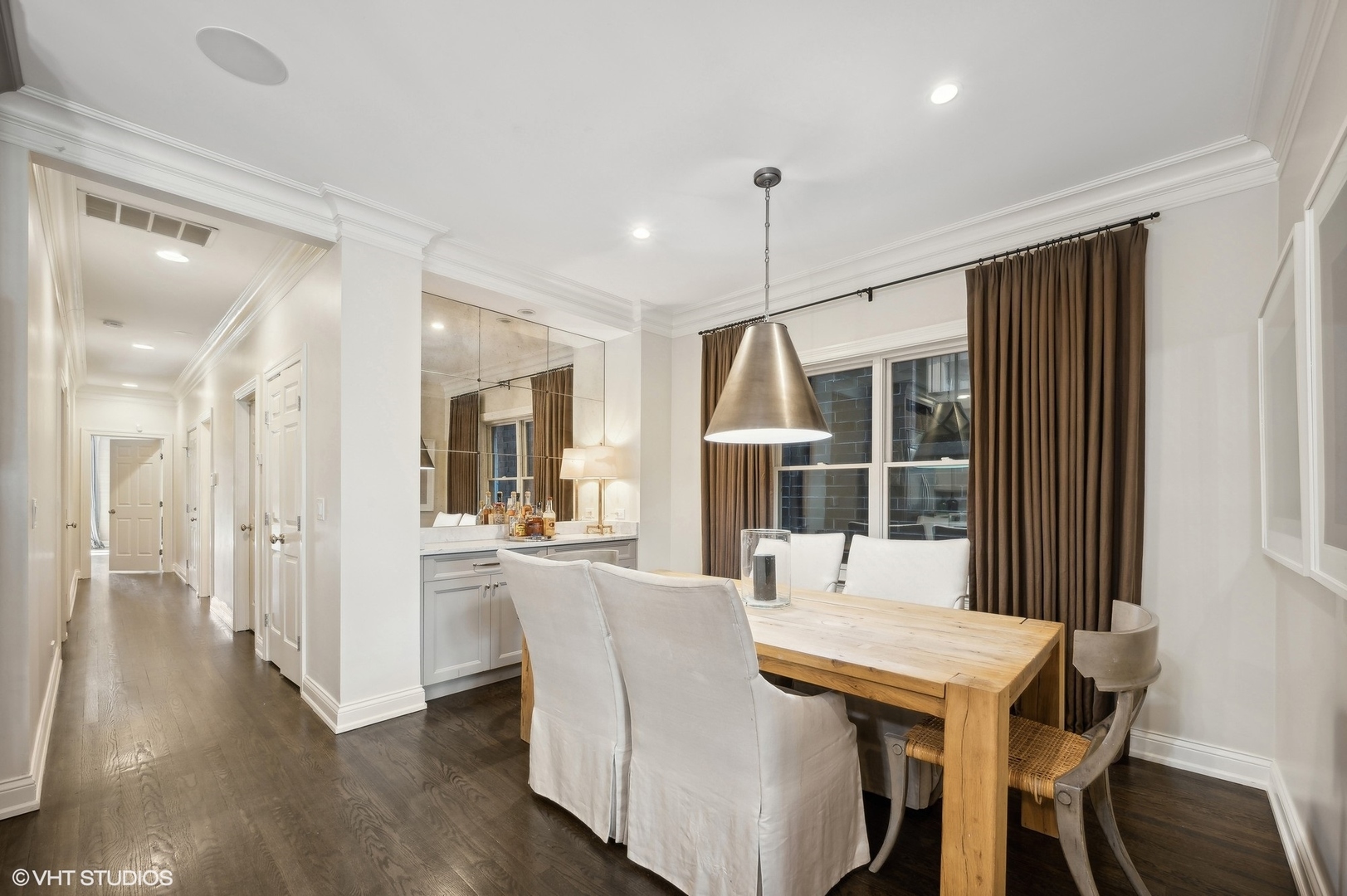 2050 N Mohawk Street Unit: 1
