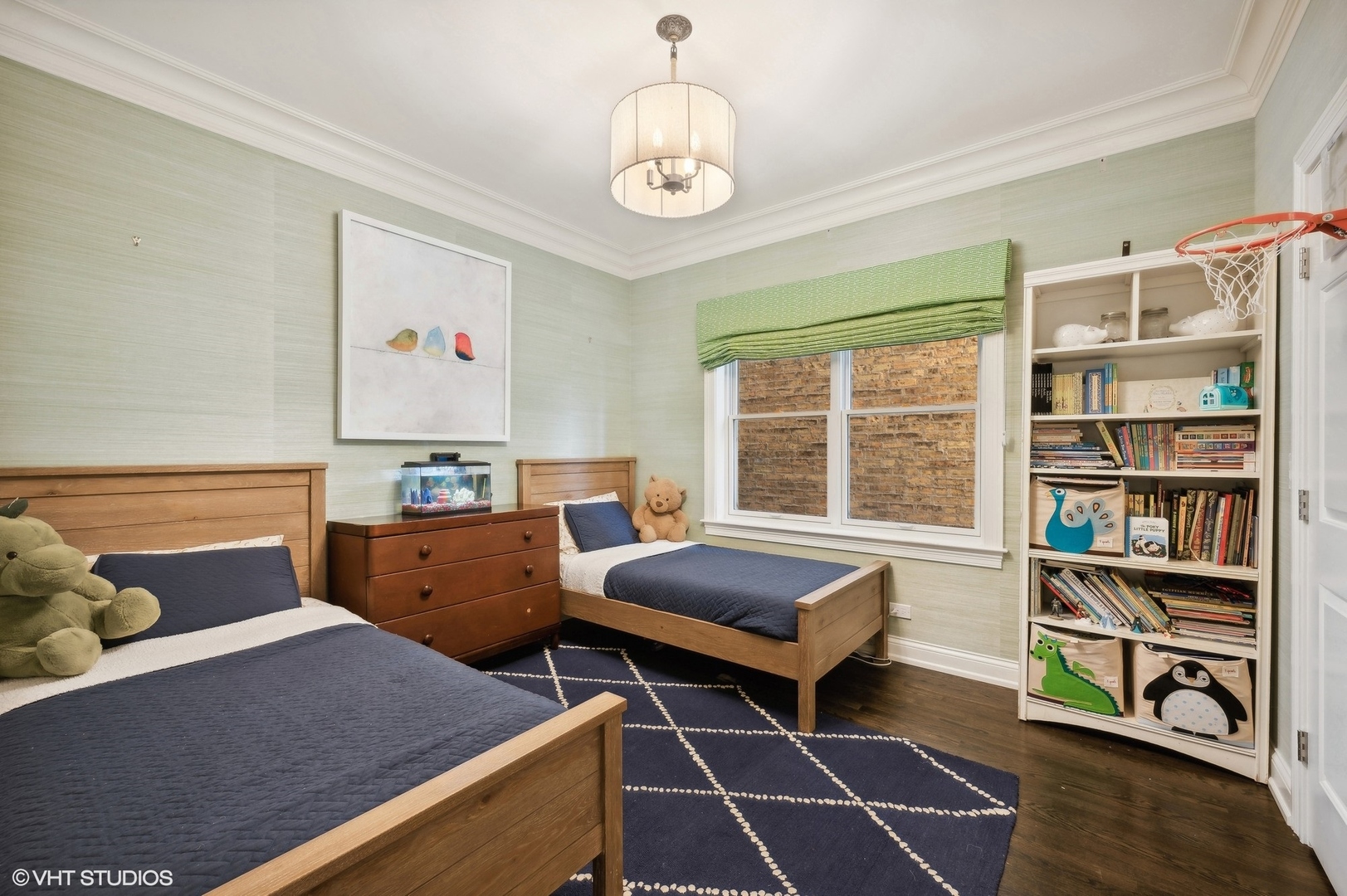 2050 N Mohawk Street Unit: 1