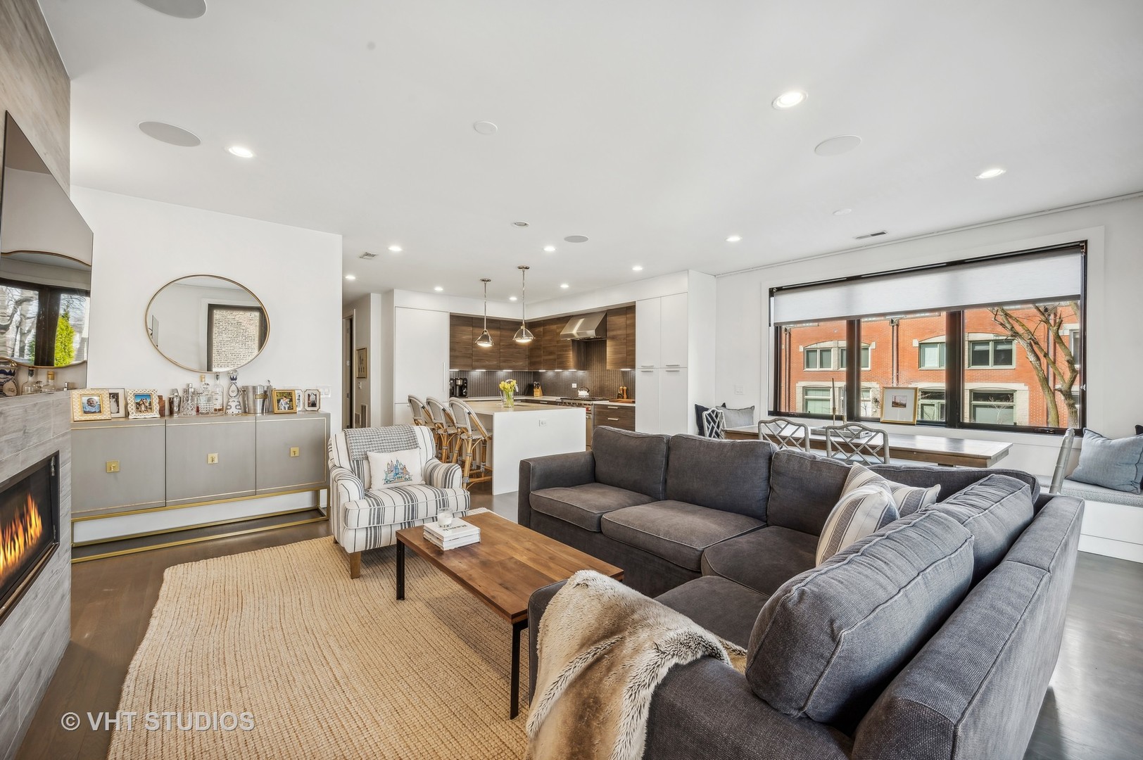 1355 W Wrightwood Avenue Unit: 2