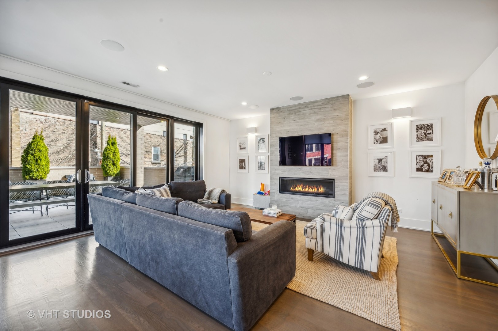 1355 W Wrightwood Avenue Unit: 2