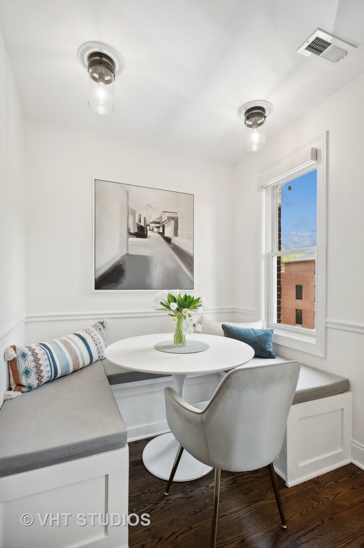 842 W Diversey Parkway Unit: 3W