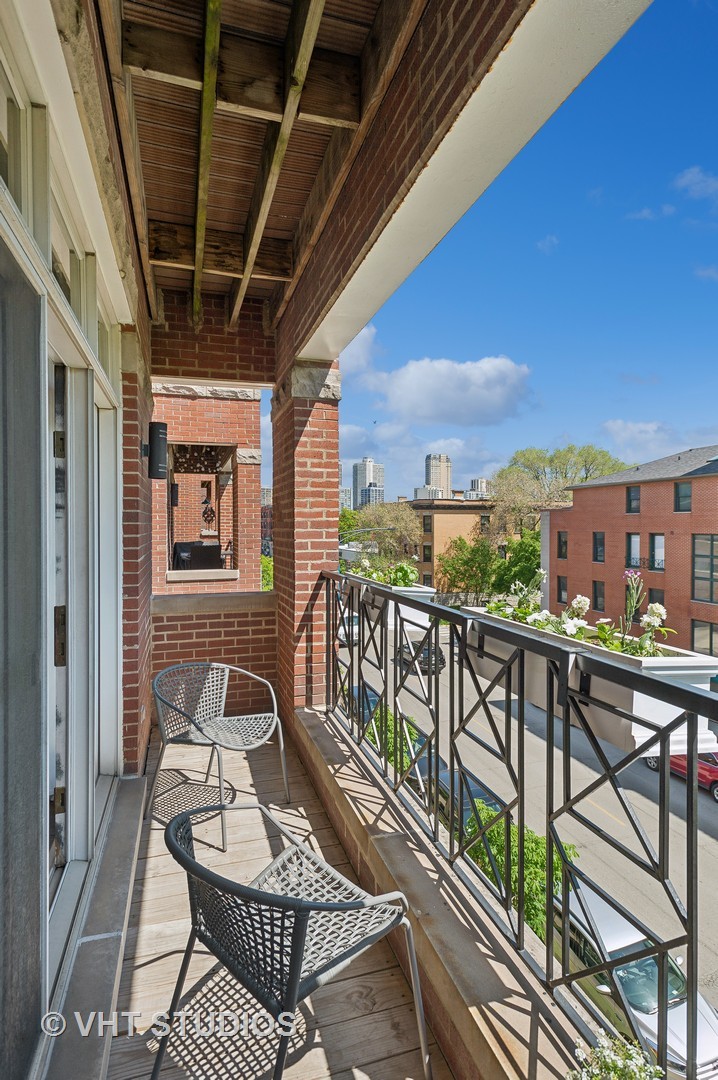 842 W Diversey Parkway Unit: 3W