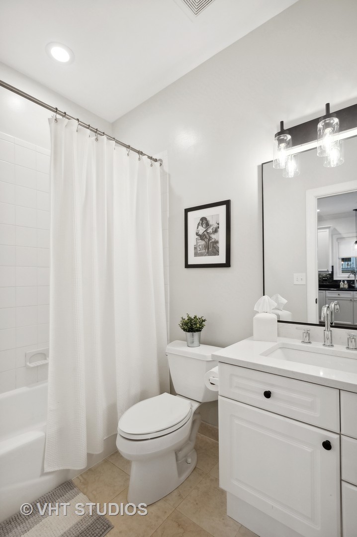 842 W Diversey Parkway Unit: 3W