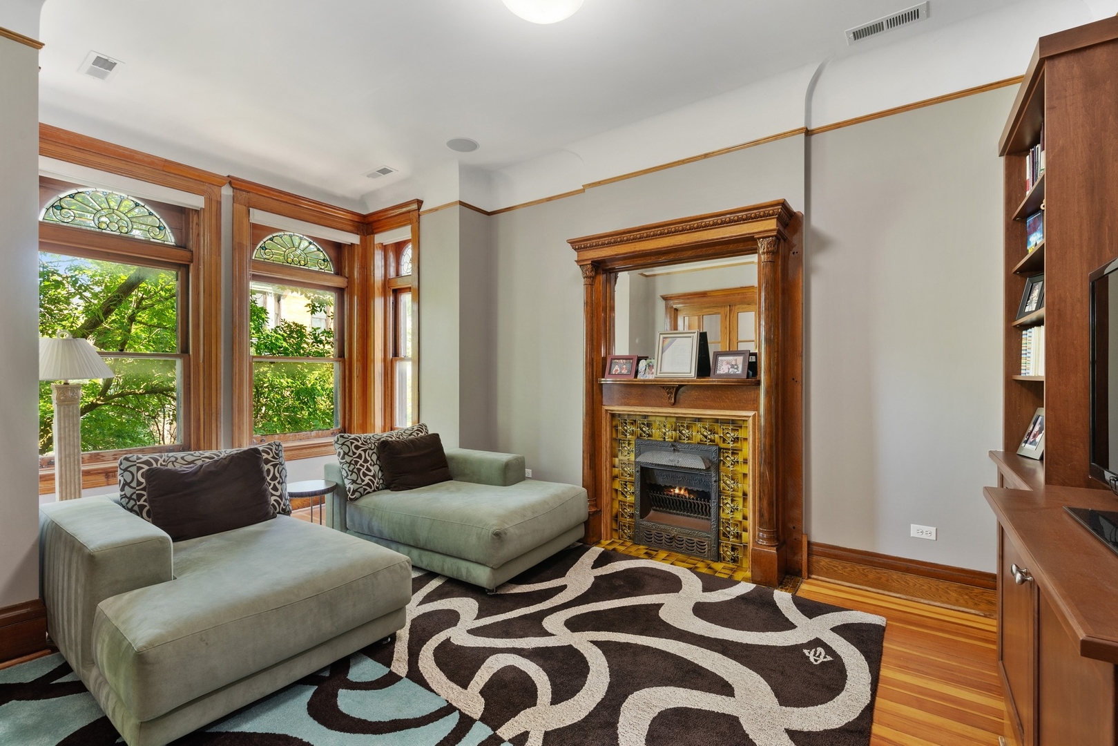 515 W Grant Place