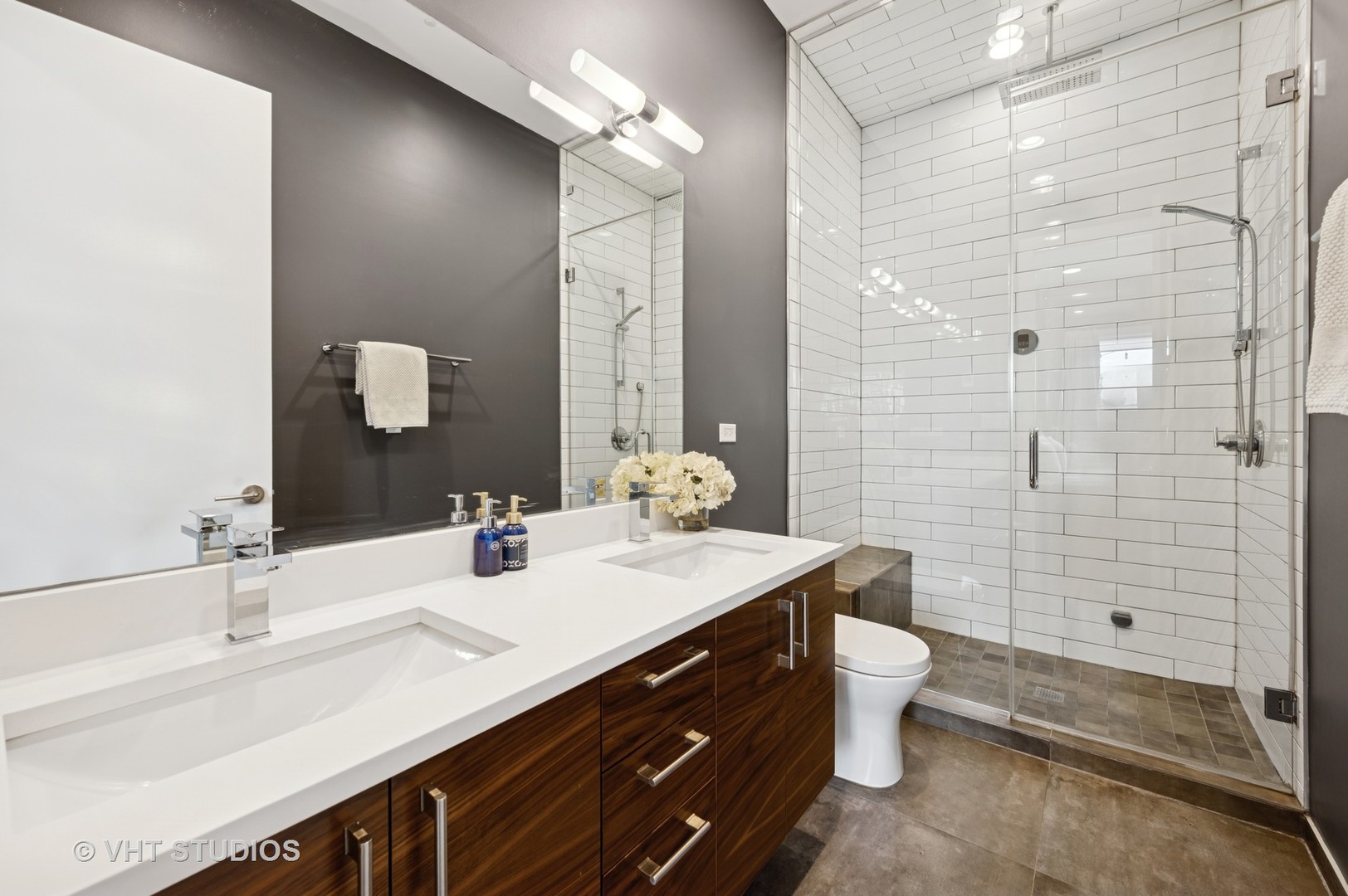 2125 N Mozart Street Unit: 3