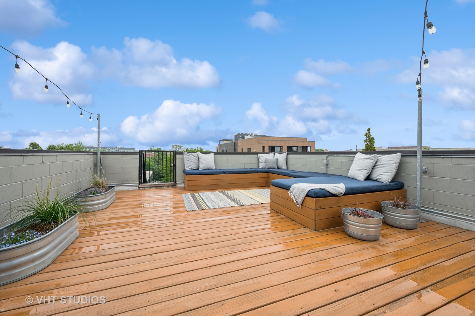 2125 N Mozart Street Unit: 3