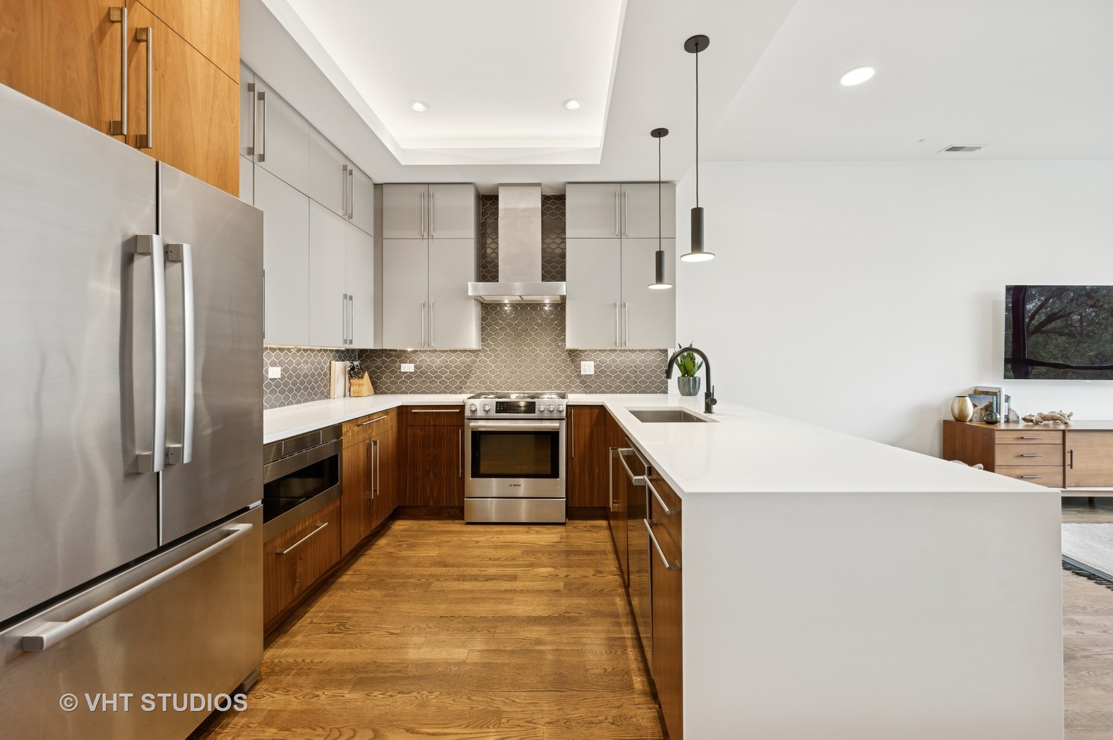 2125 N Mozart Street Unit: 3