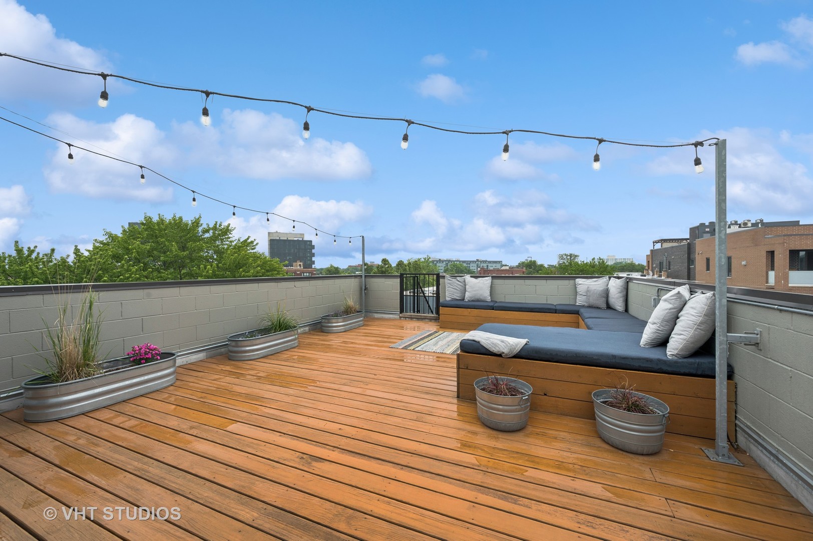 2125 N Mozart Street Unit: 3