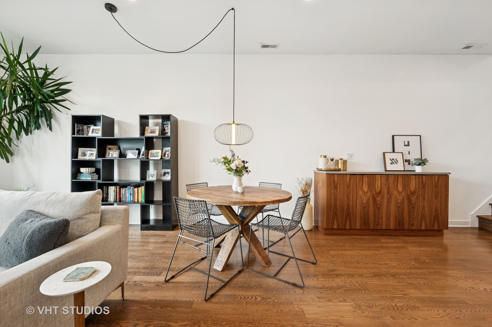 2125 N Mozart Street Unit: 3