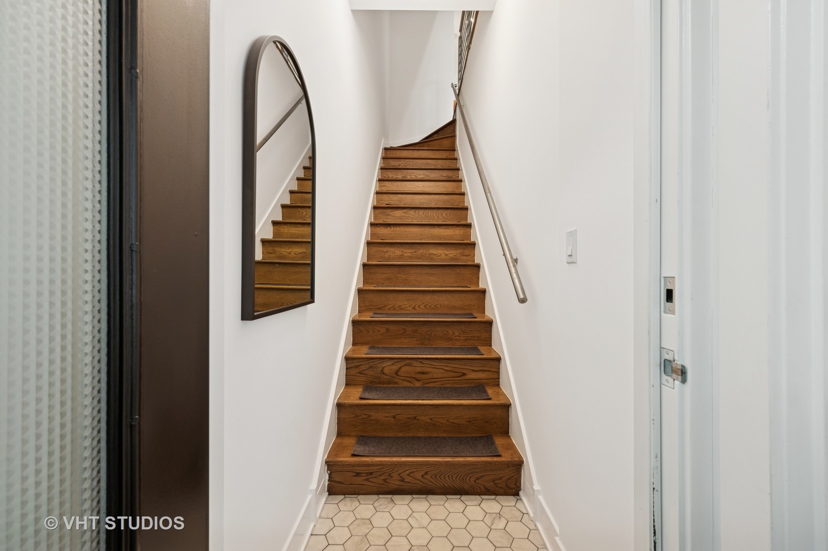 2125 N Mozart Street Unit: 3