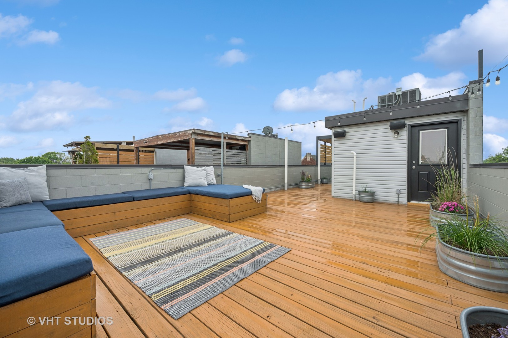 2125 N Mozart Street Unit: 3