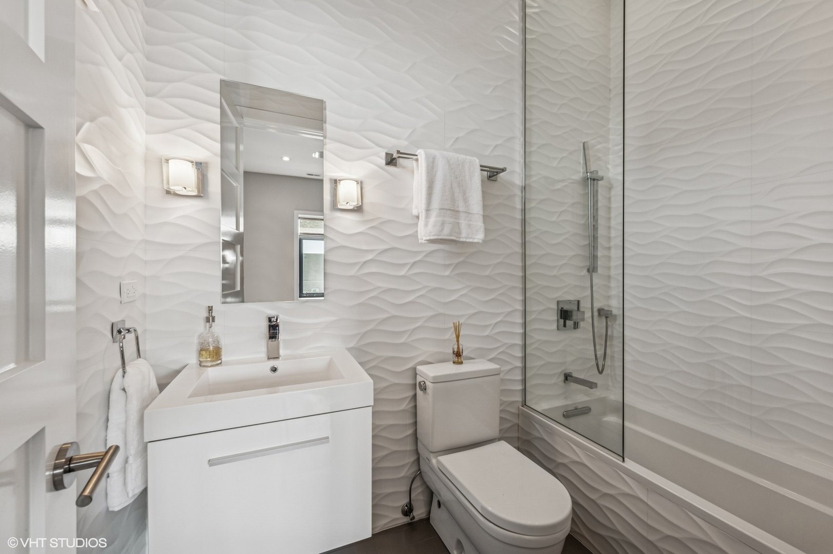 2138 N Damen Avenue Unit: 4