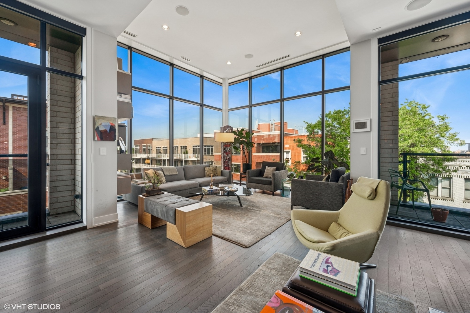 2138 N Damen Avenue Unit: 4