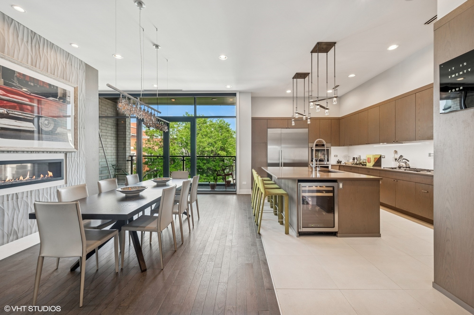 2138 N Damen Avenue Unit: 4