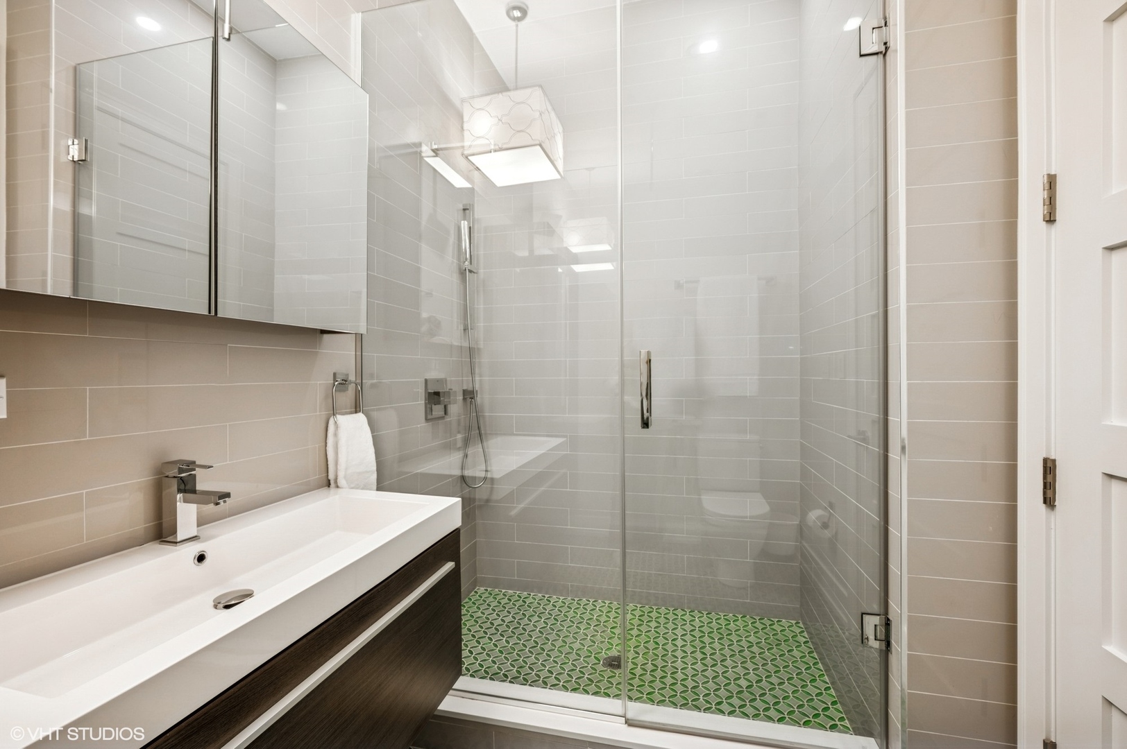 2138 N Damen Avenue Unit: 4