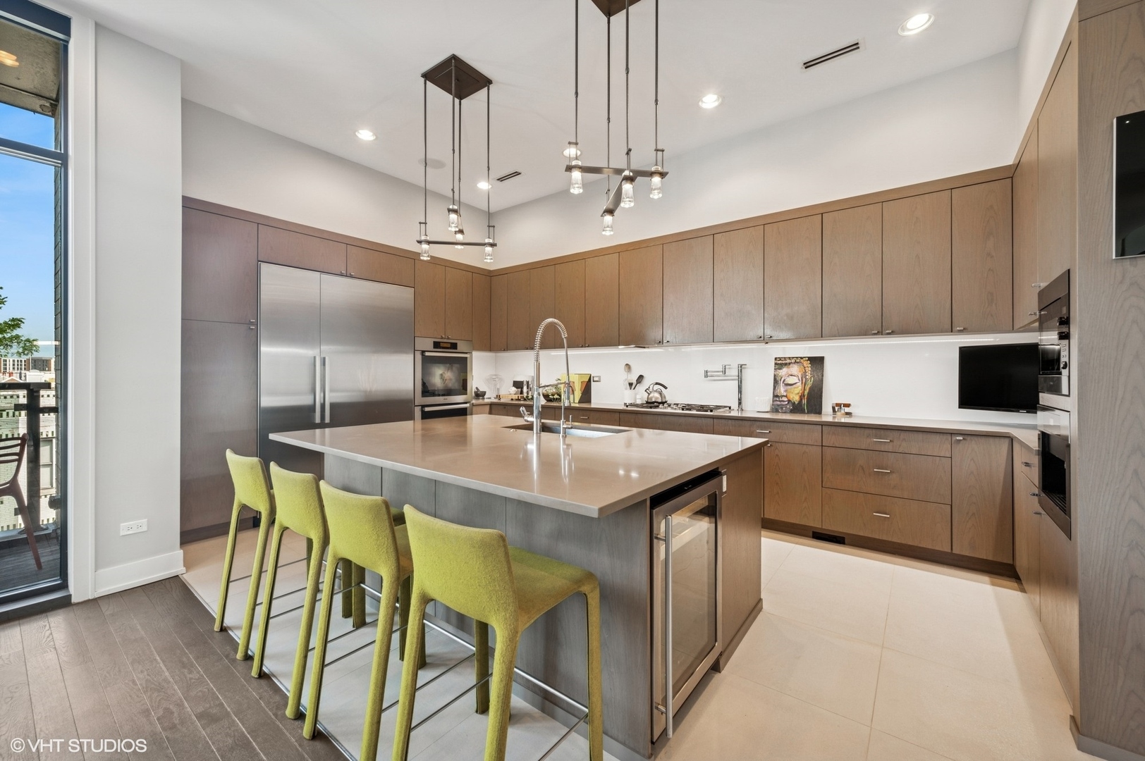 2138 N Damen Avenue Unit: 4