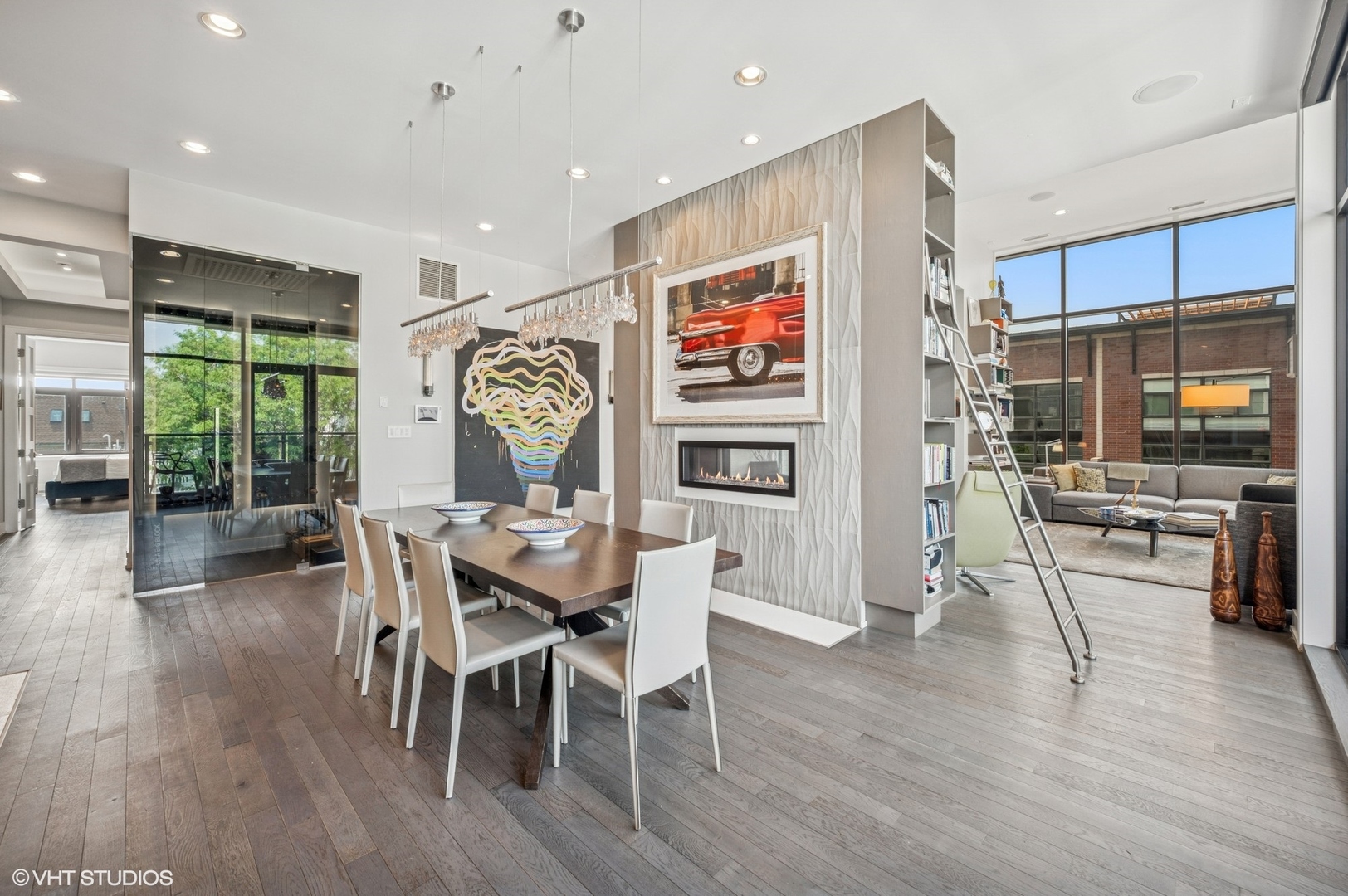 2138 N Damen Avenue Unit: 4
