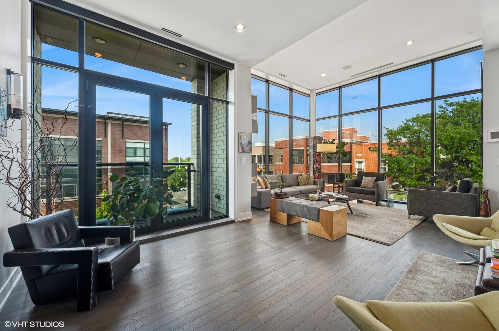 2138 N Damen Avenue Unit: 4