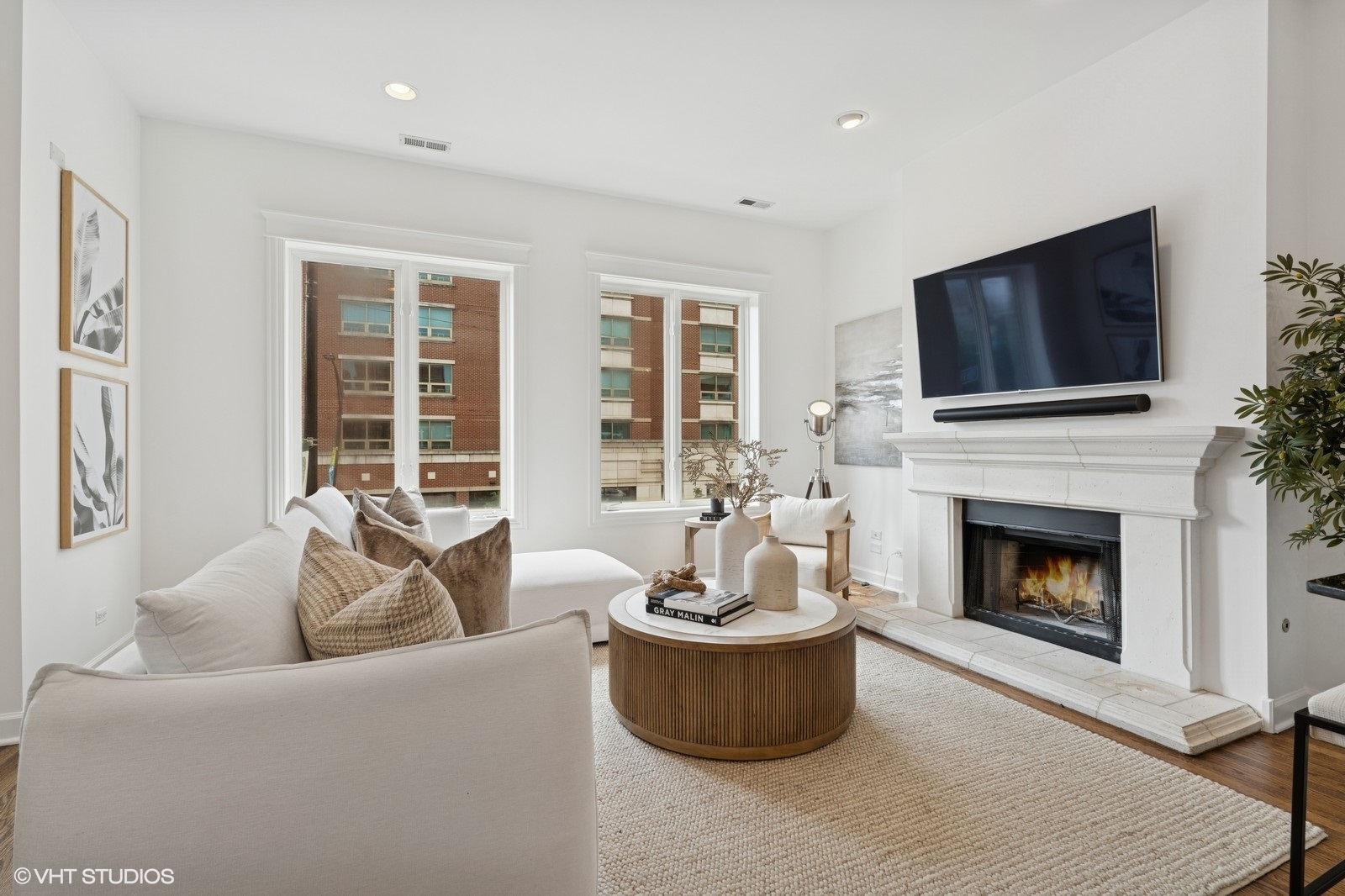 1136 W Fullerton Avenue Unit: 2