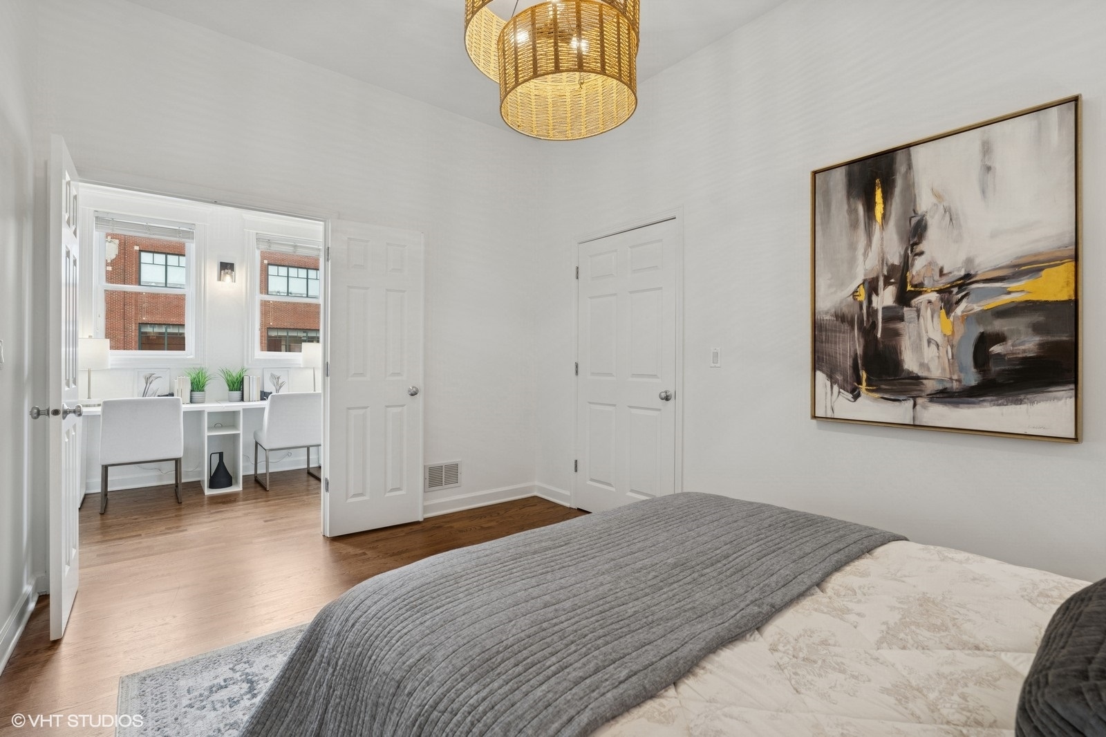 1136 W Fullerton Avenue Unit: 2