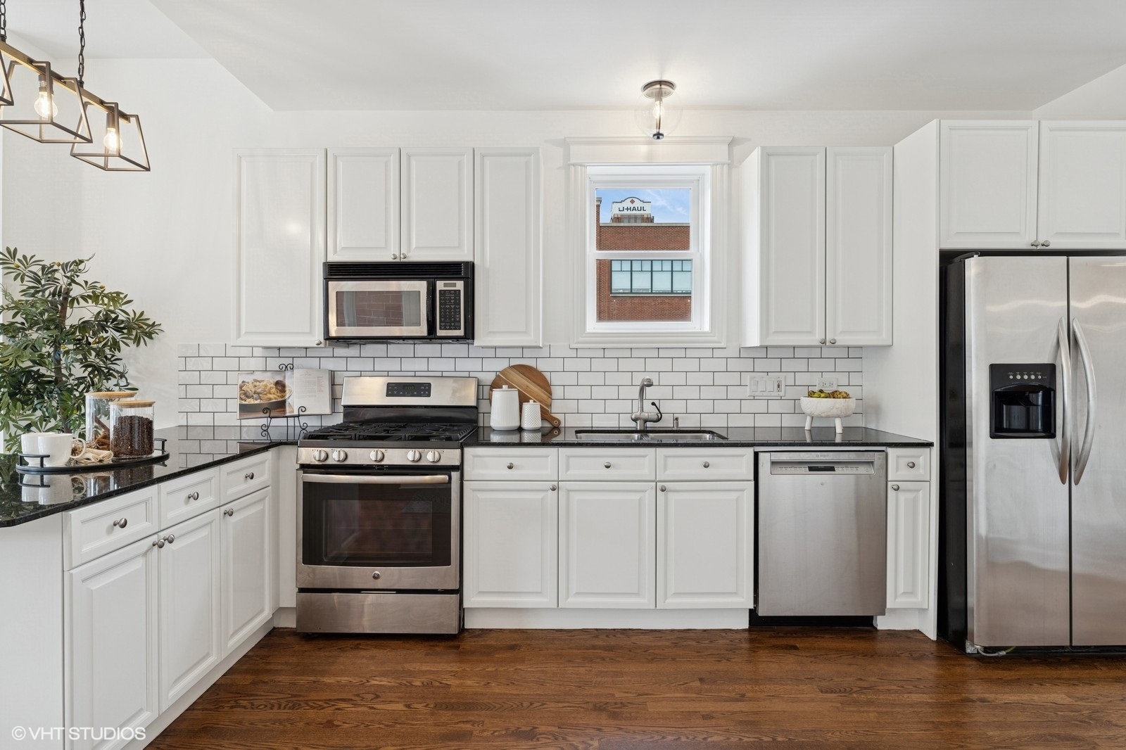 1136 W Fullerton Avenue Unit: 2