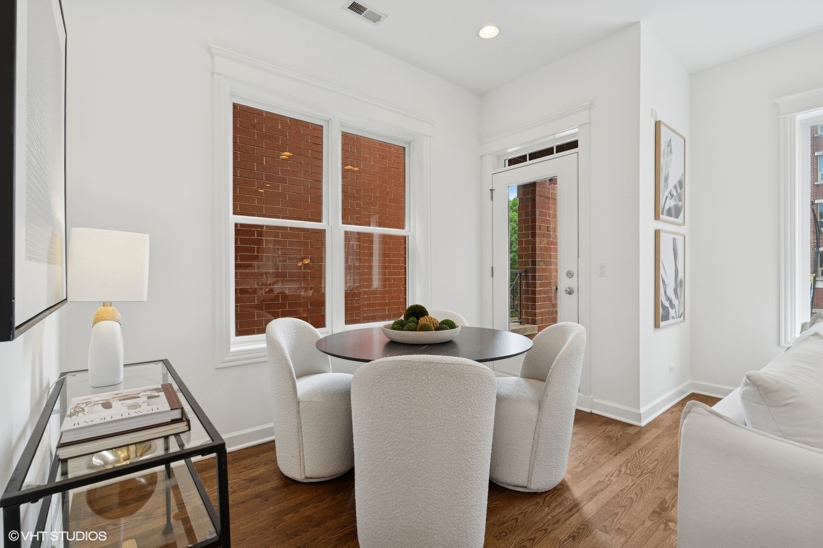 1136 W Fullerton Avenue Unit: 2