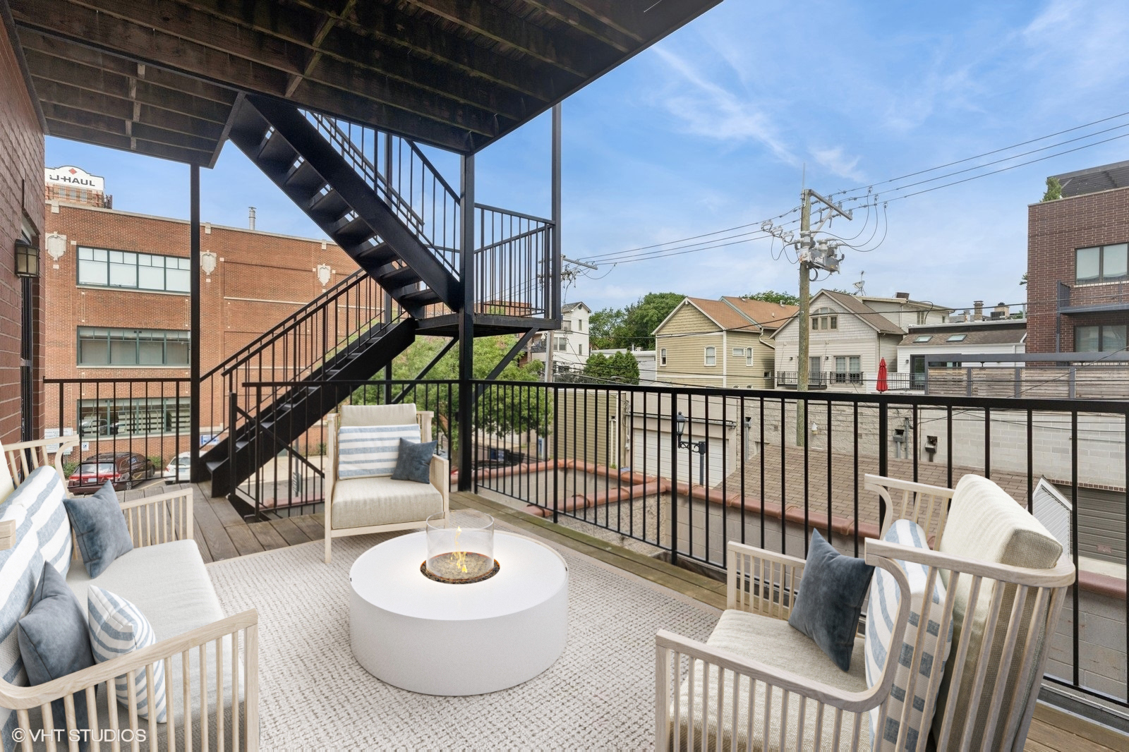 1136 W Fullerton Avenue Unit: 2