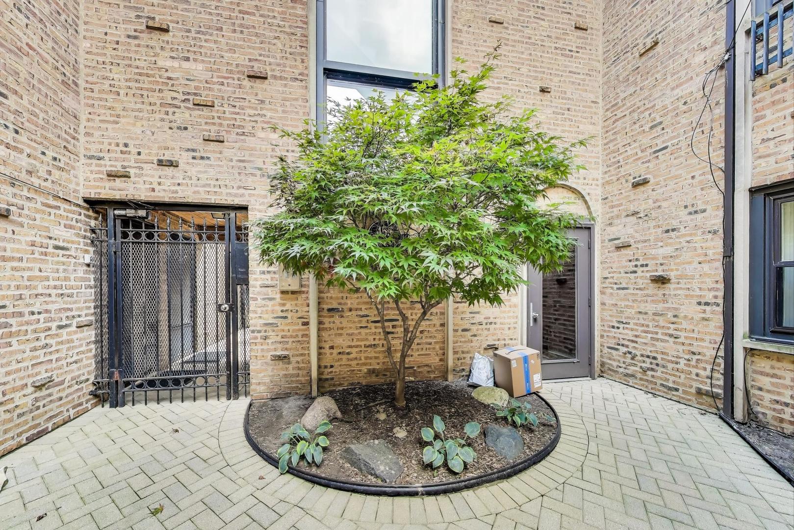 455 W GRANT Place Unit: 6