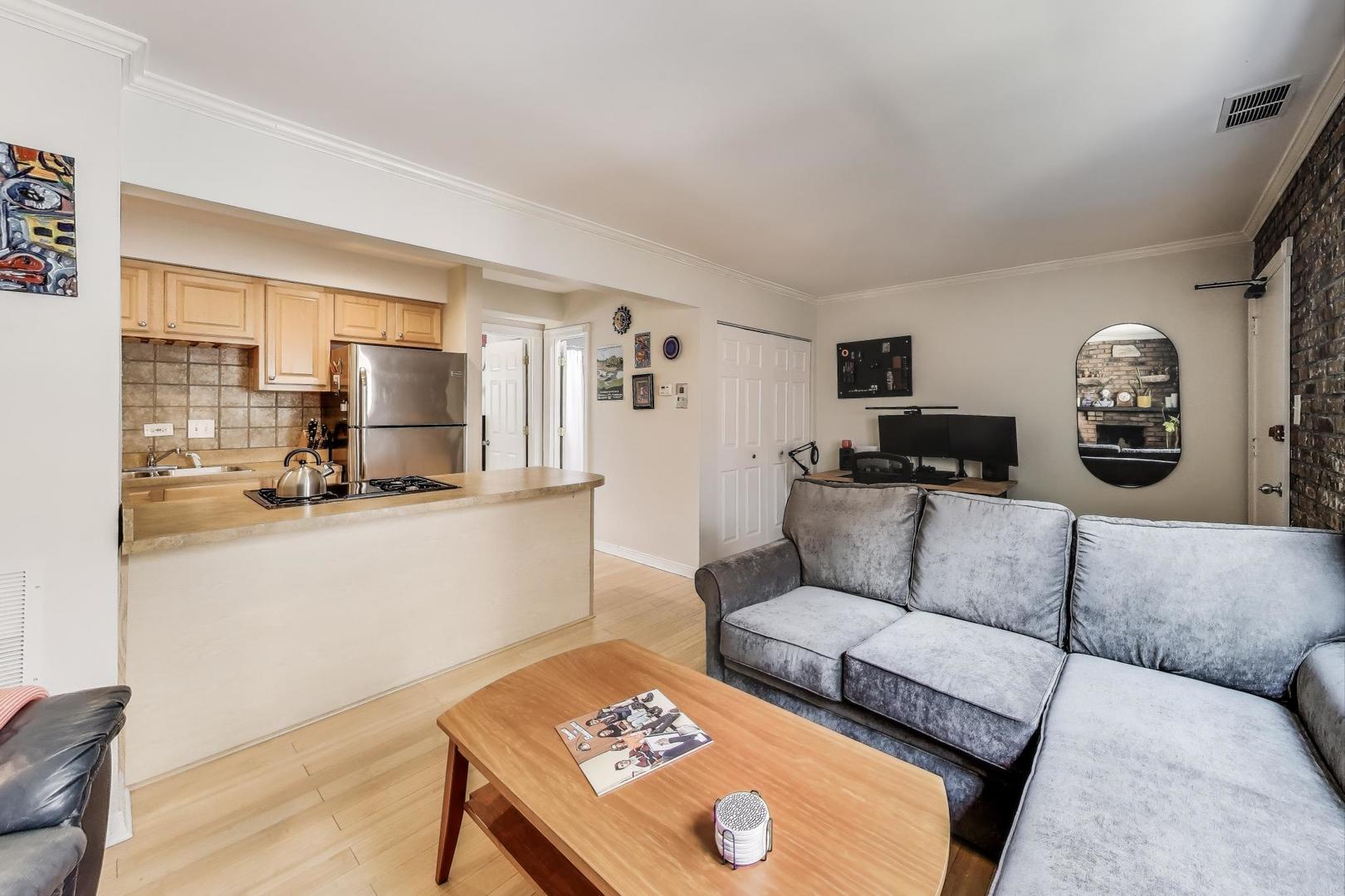 455 W GRANT Place Unit: 6
