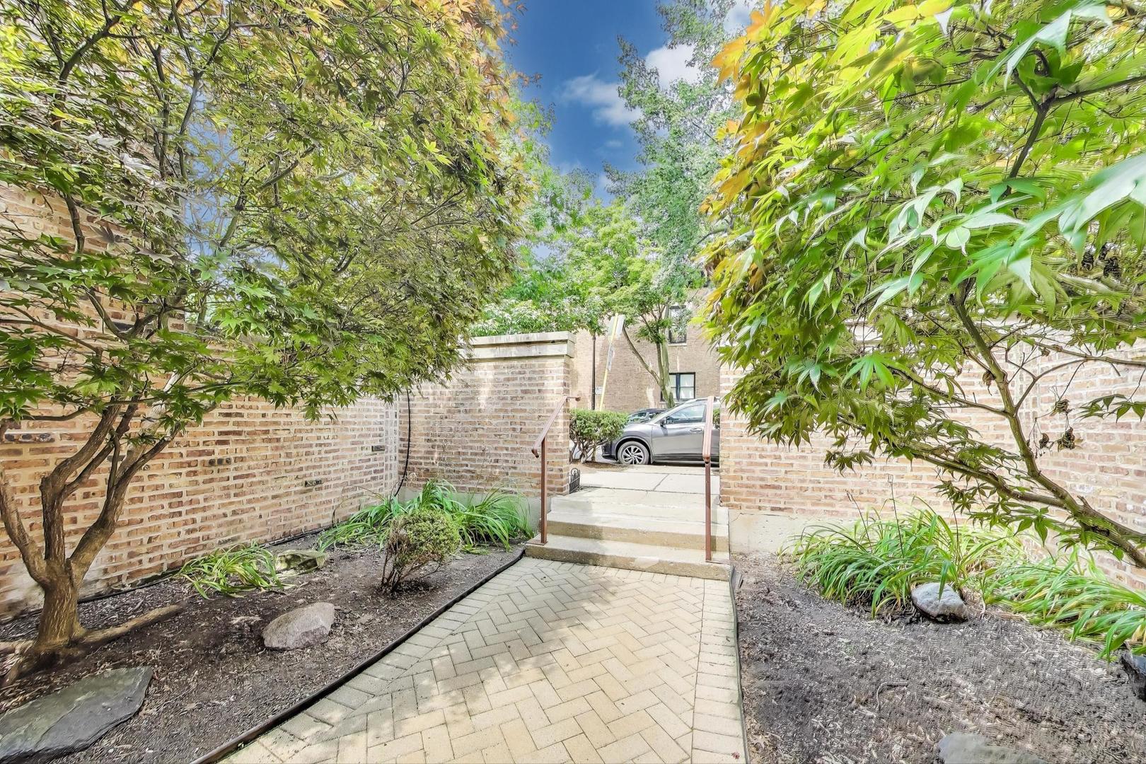 455 W GRANT Place Unit: 6