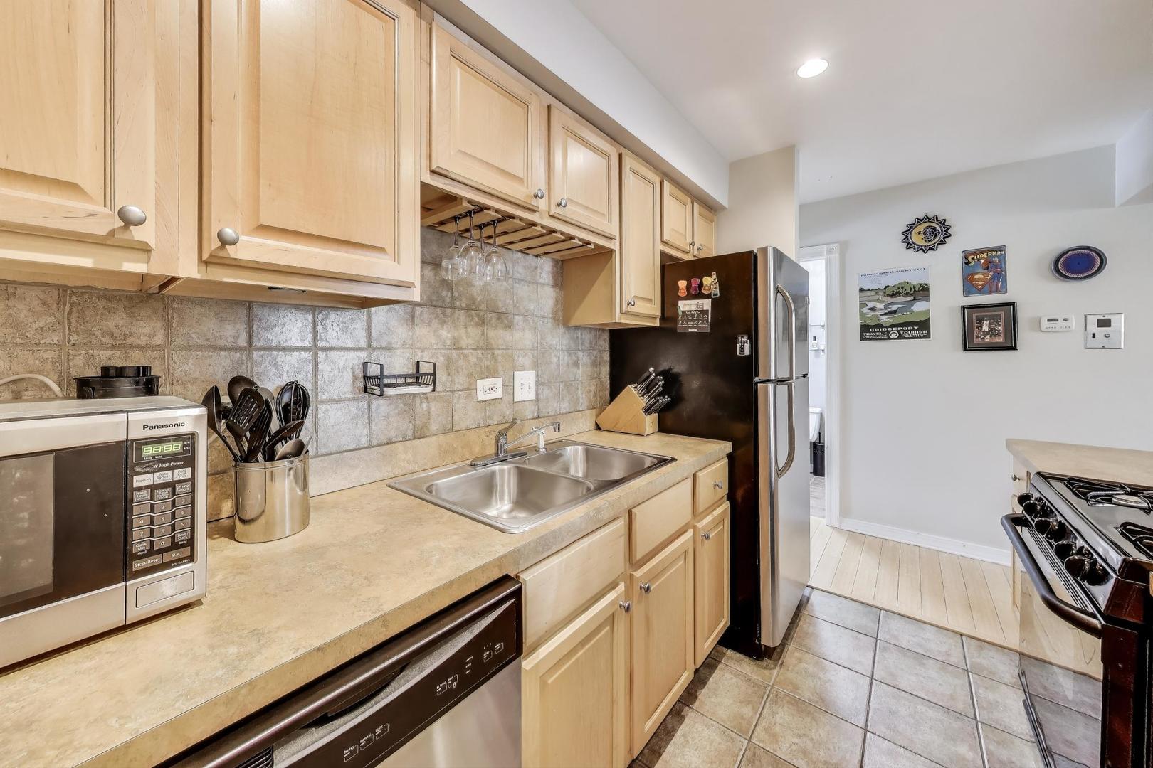 455 W GRANT Place Unit: 6