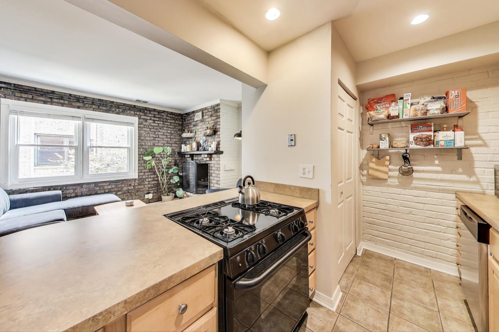 455 W GRANT Place Unit: 6