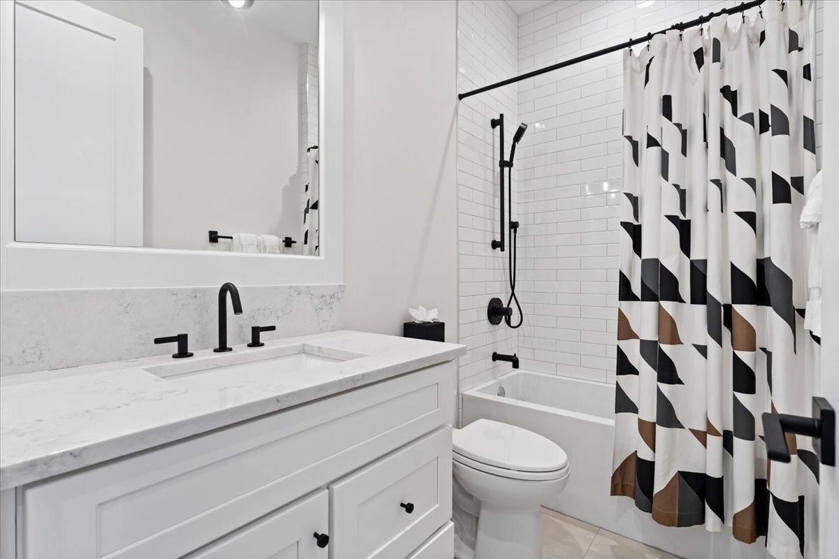 2617 N Seminary Avenue Unit: 3S