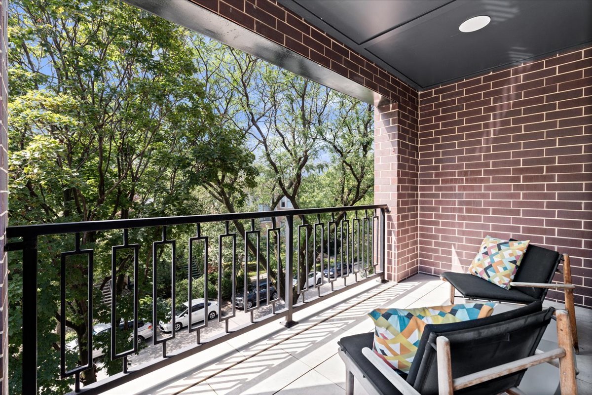 2617 N Seminary Avenue Unit: 3S