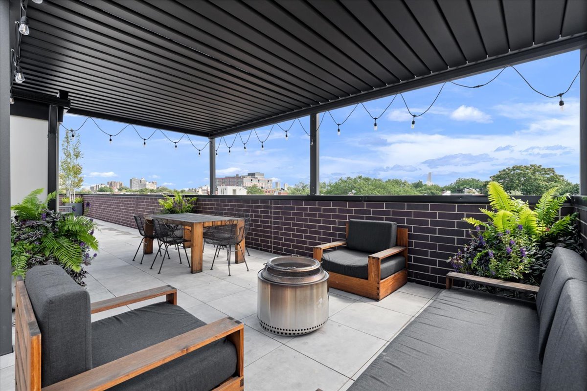2617 N Seminary Avenue Unit: 3S