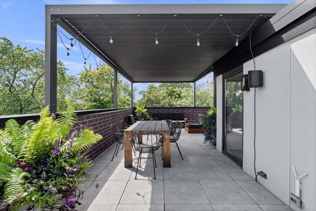 2617 N Seminary Avenue Unit: 3S