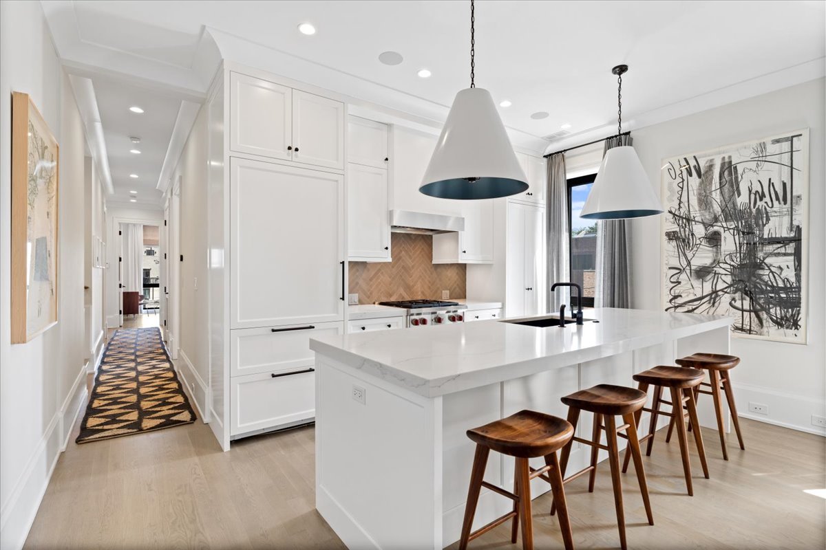 2617 N Seminary Avenue Unit: 3S
