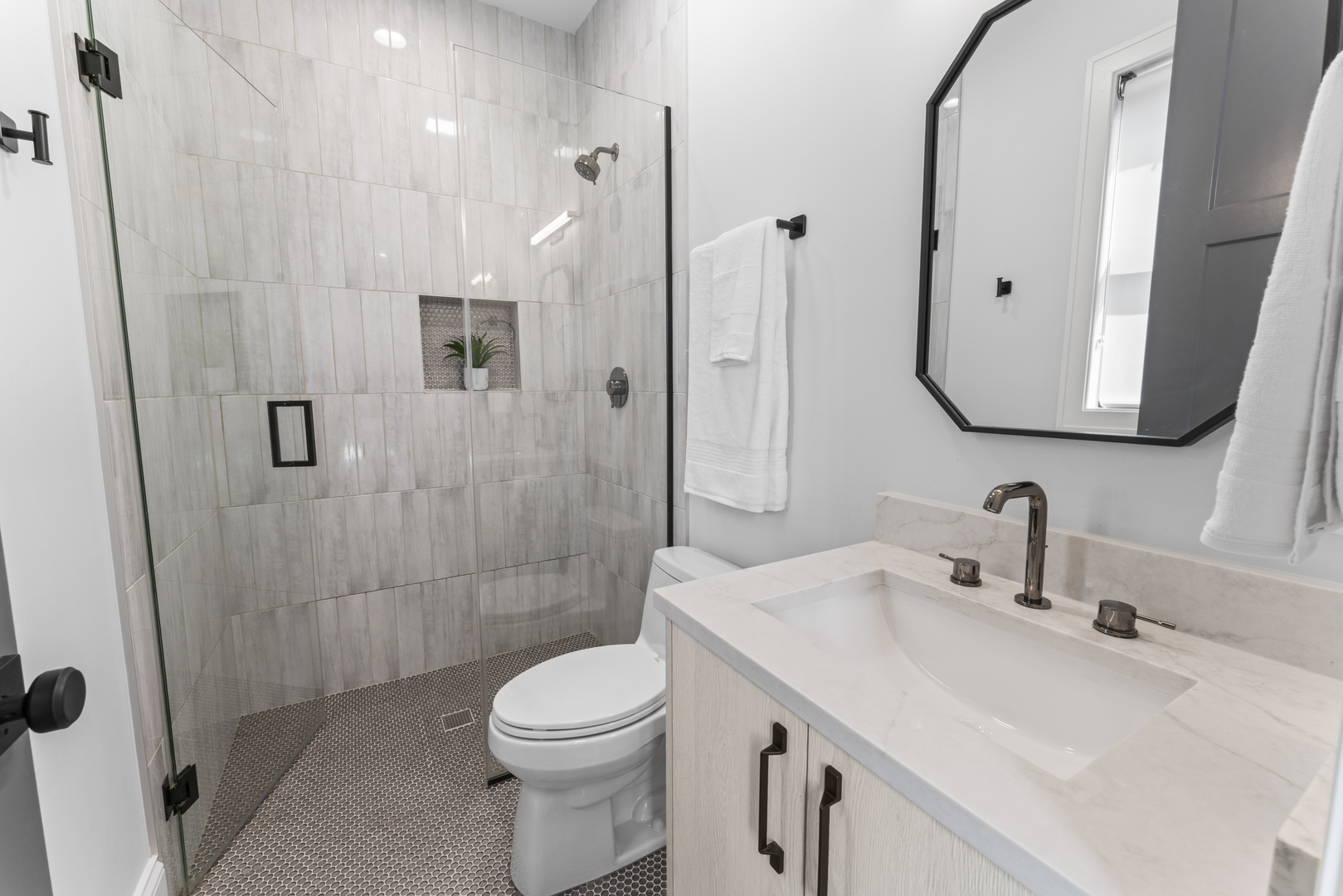 1427 W Wrightwood Avenue Unit: 2