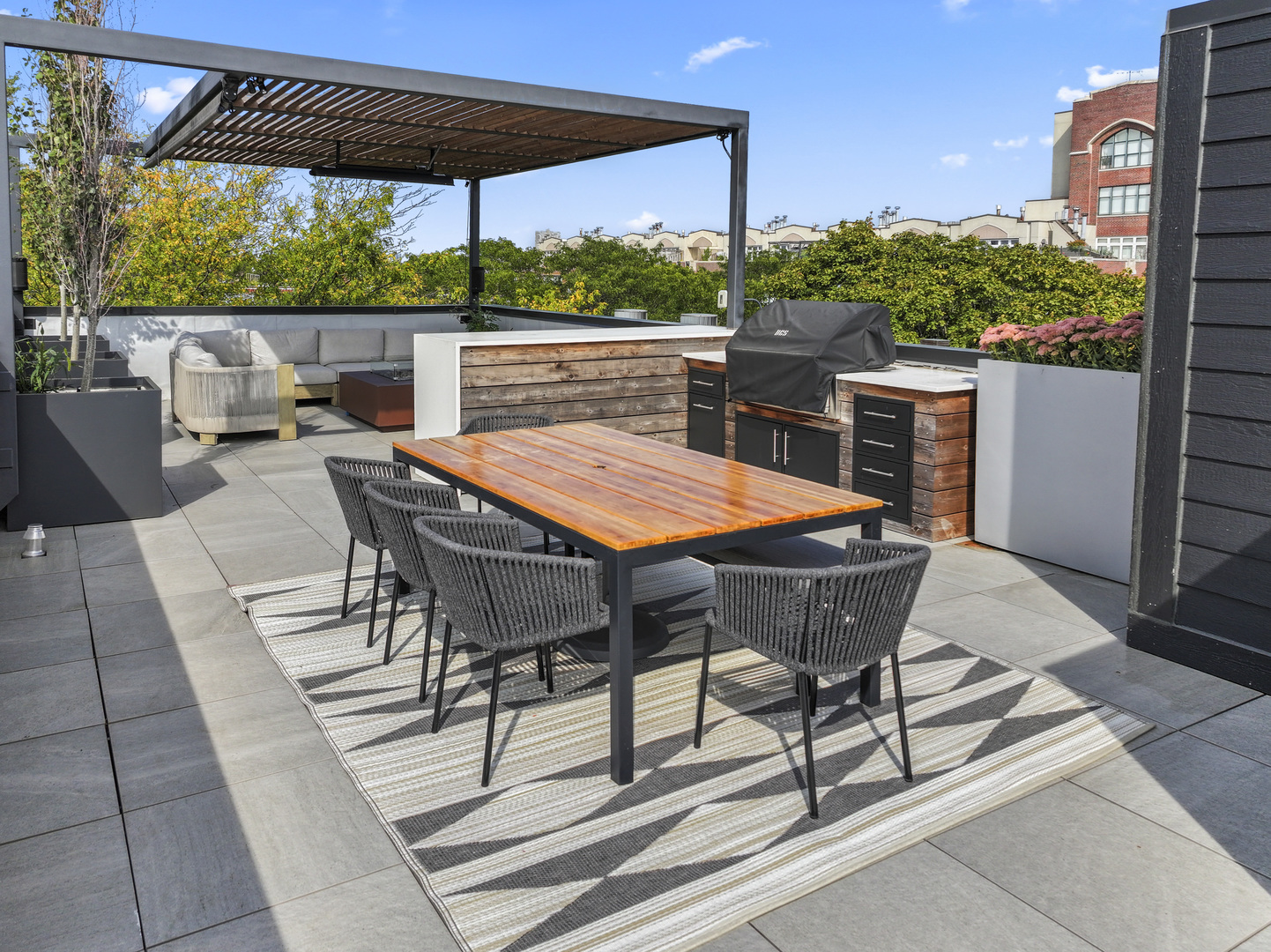 1427 W Wrightwood Avenue Unit: 2