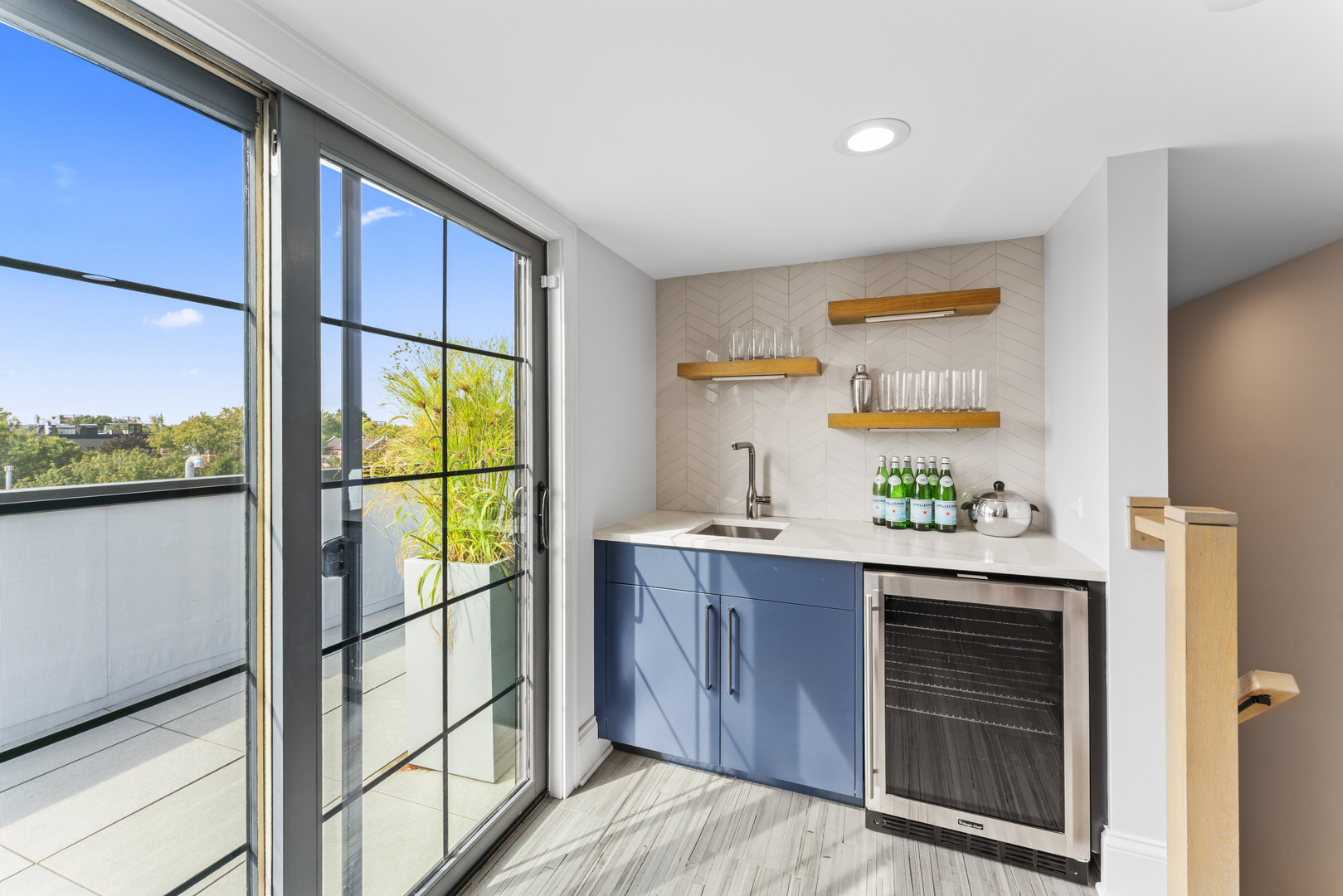 1427 W Wrightwood Avenue Unit: 2