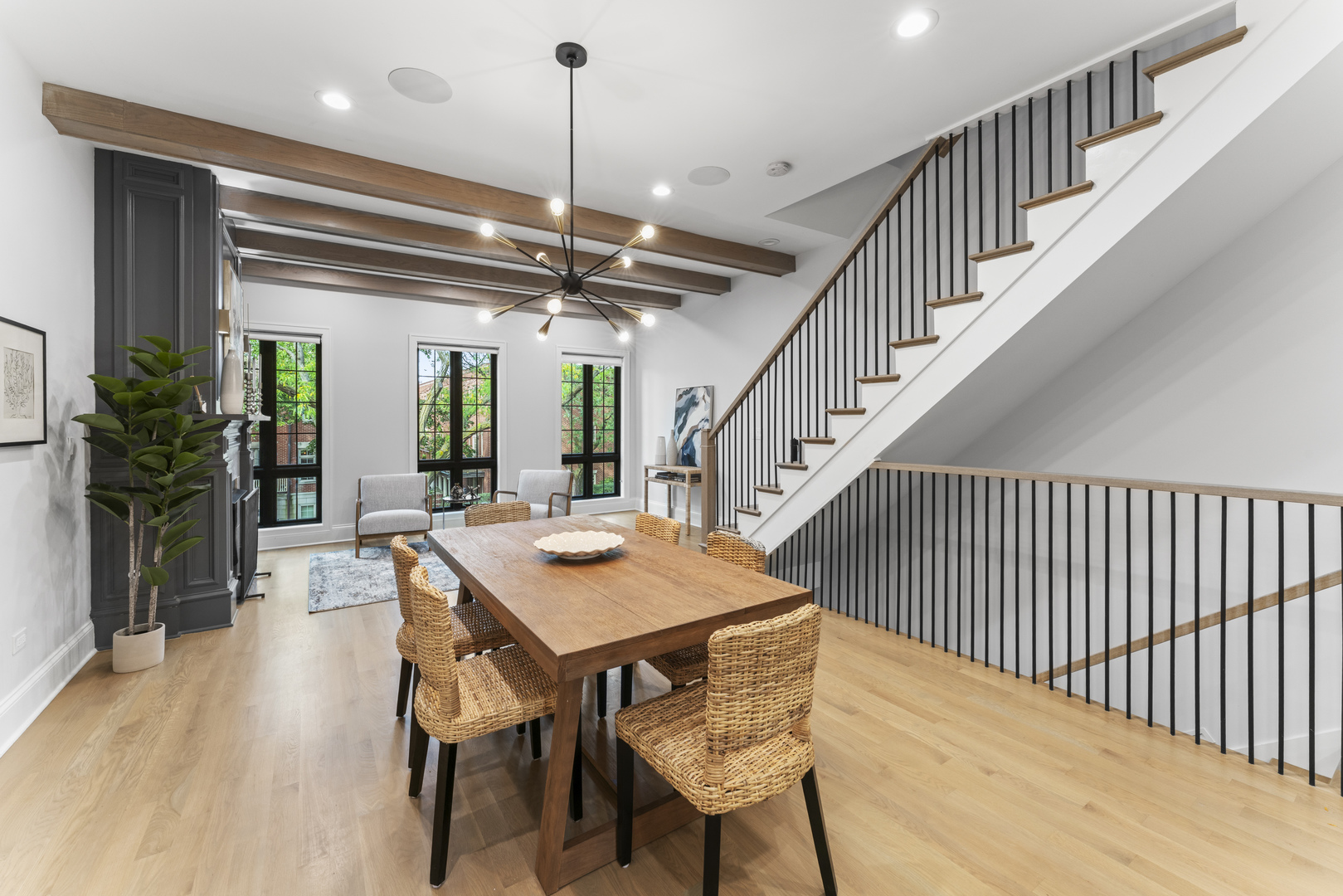 1427 W Wrightwood Avenue Unit: 2