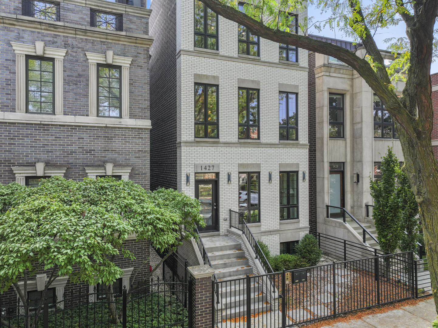 1427 W Wrightwood Avenue Unit: 2