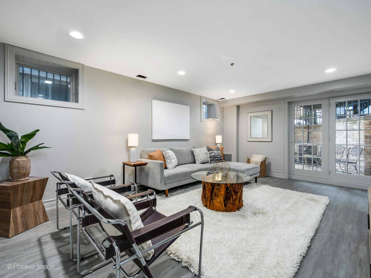 1143 W MONTANA Street