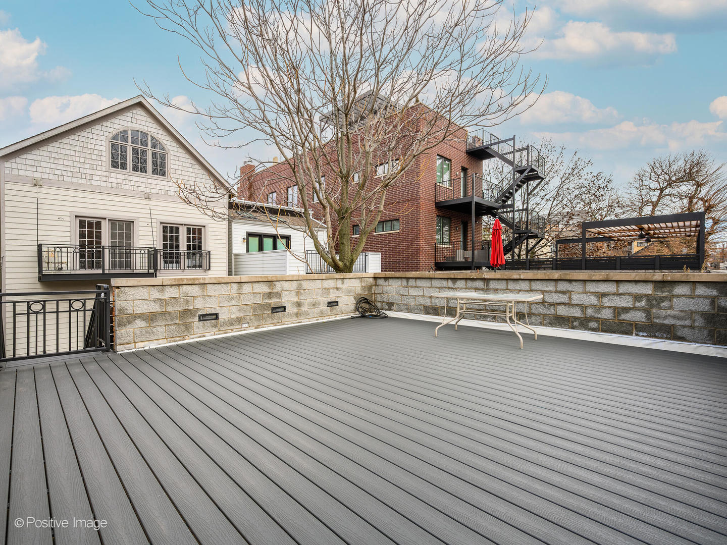 1143 W MONTANA Street