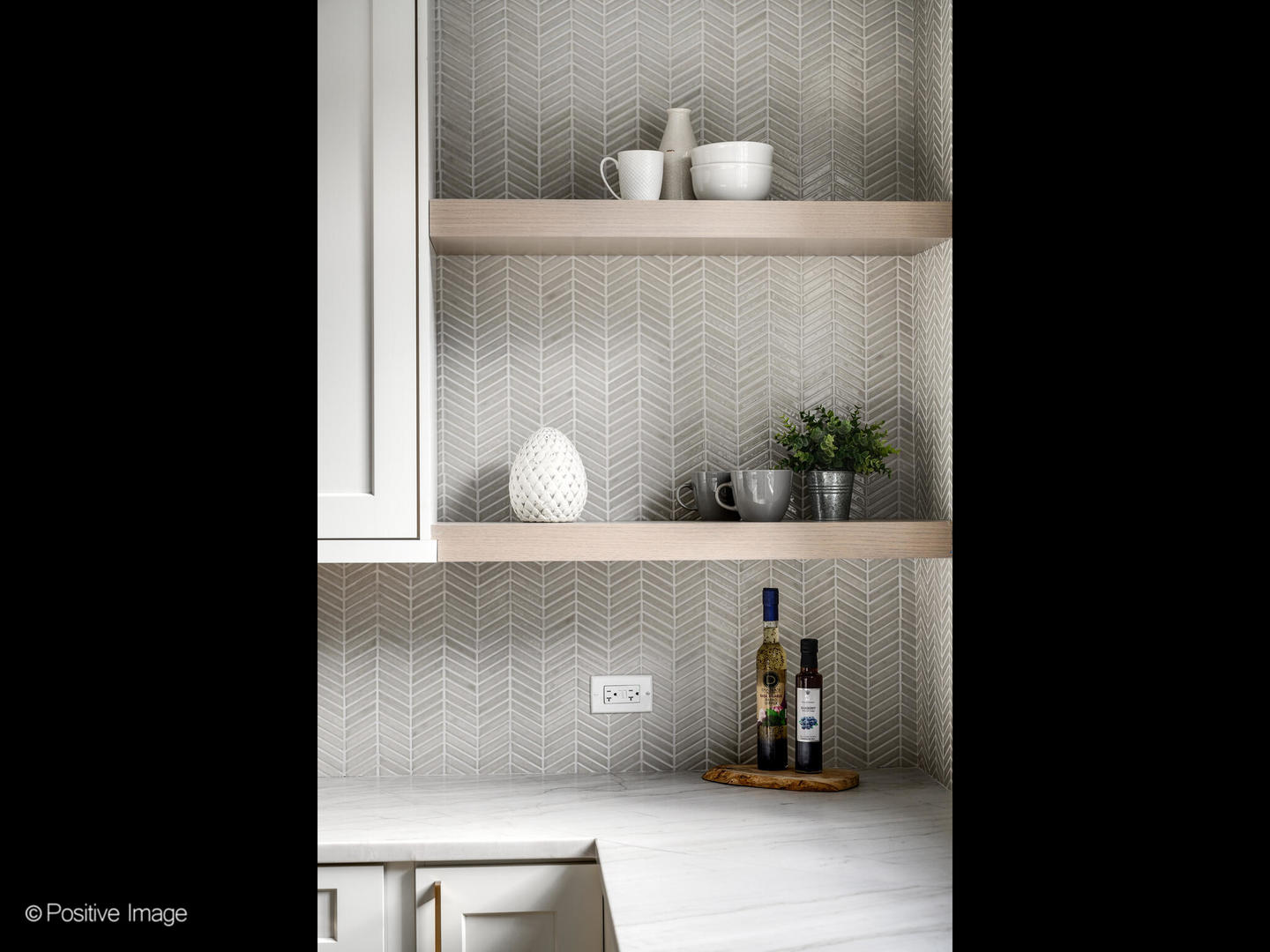 1143 W MONTANA Street