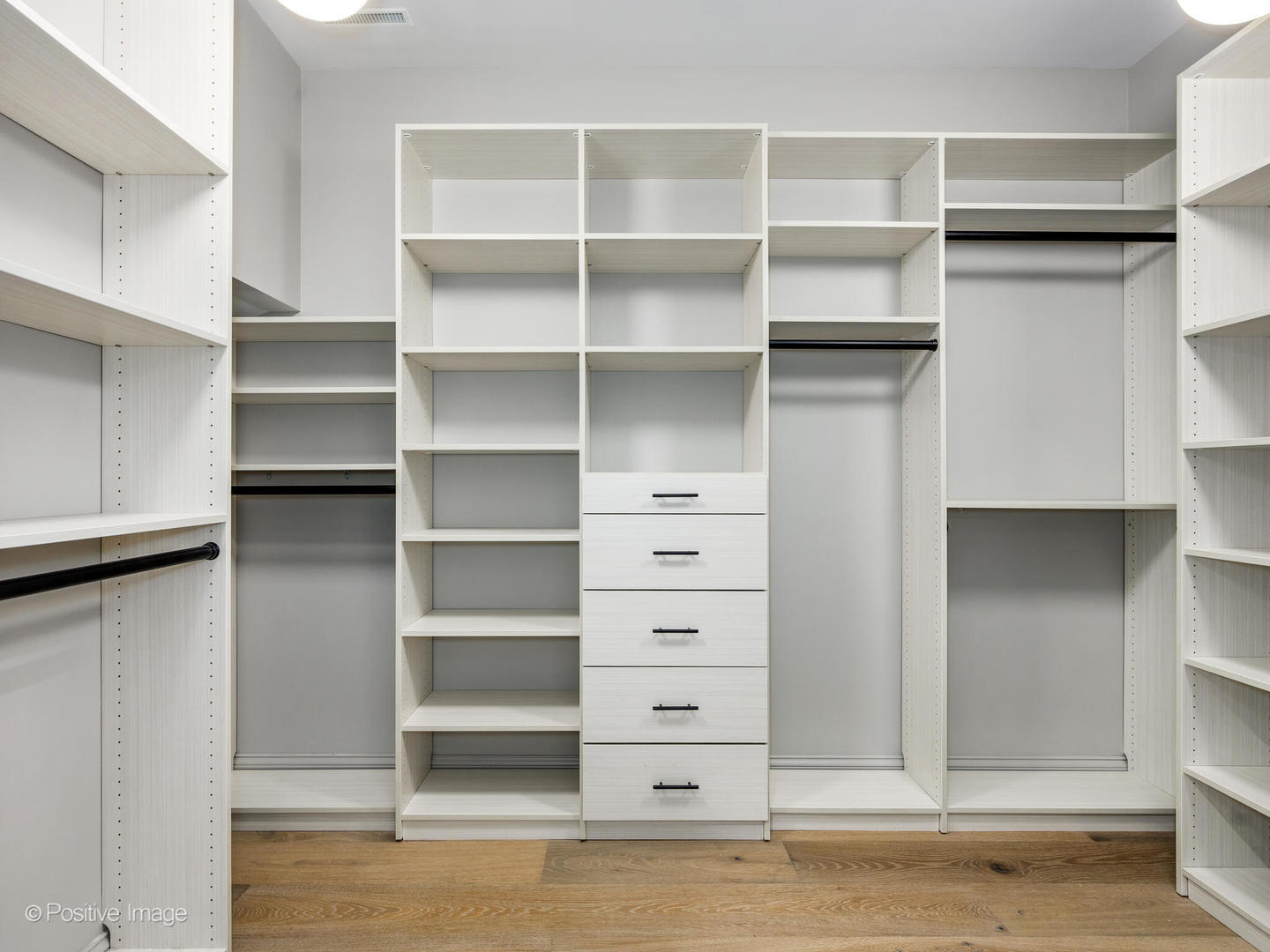 1143 W MONTANA Street