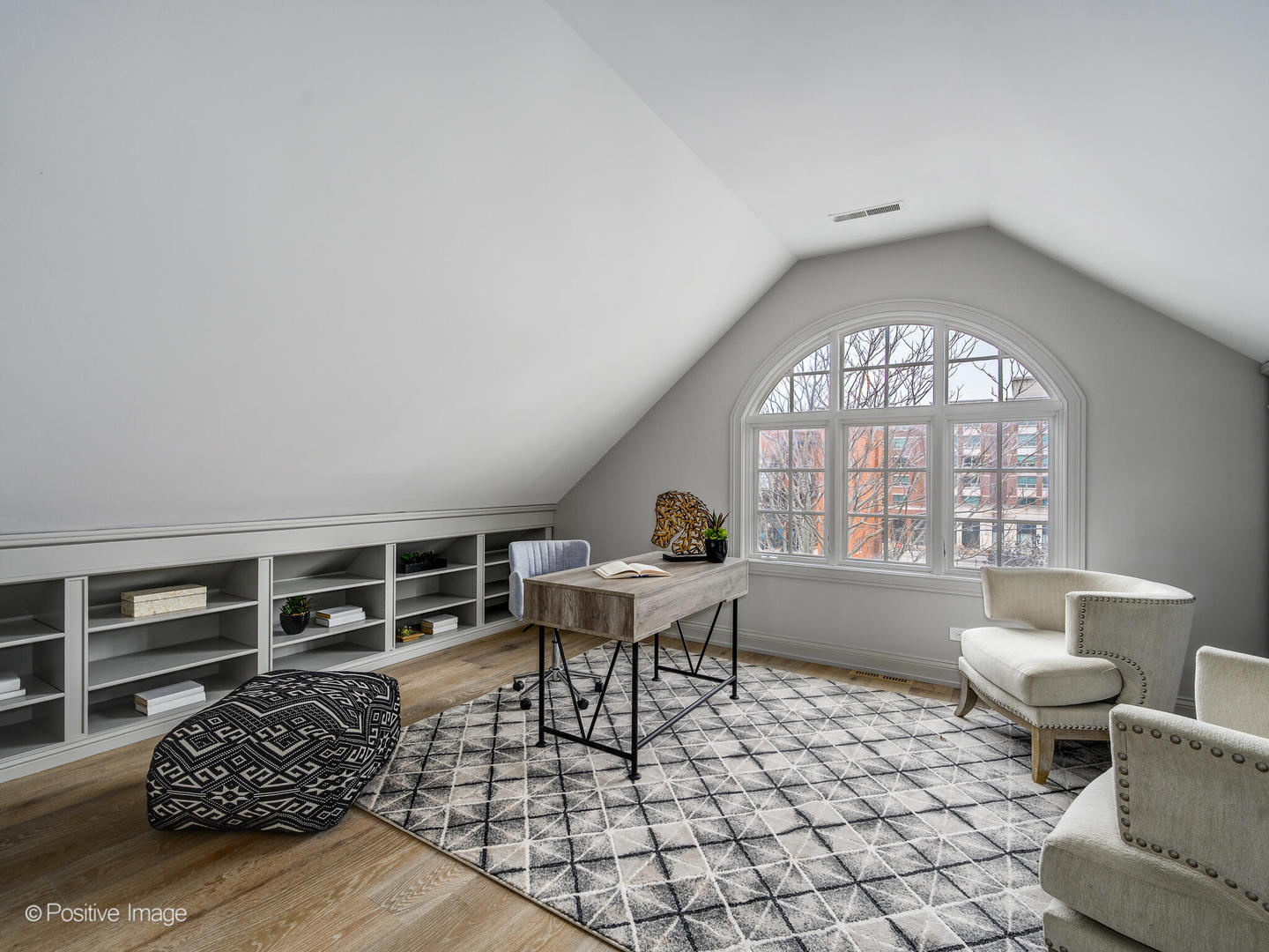 1143 W MONTANA Street