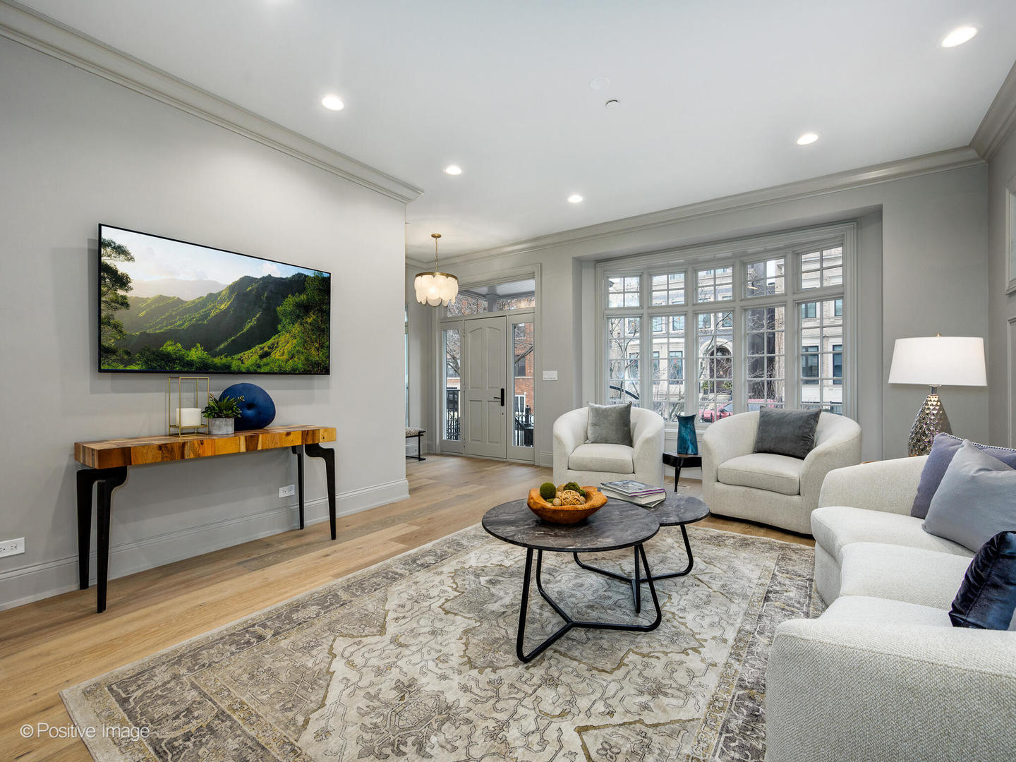 1143 W MONTANA Street