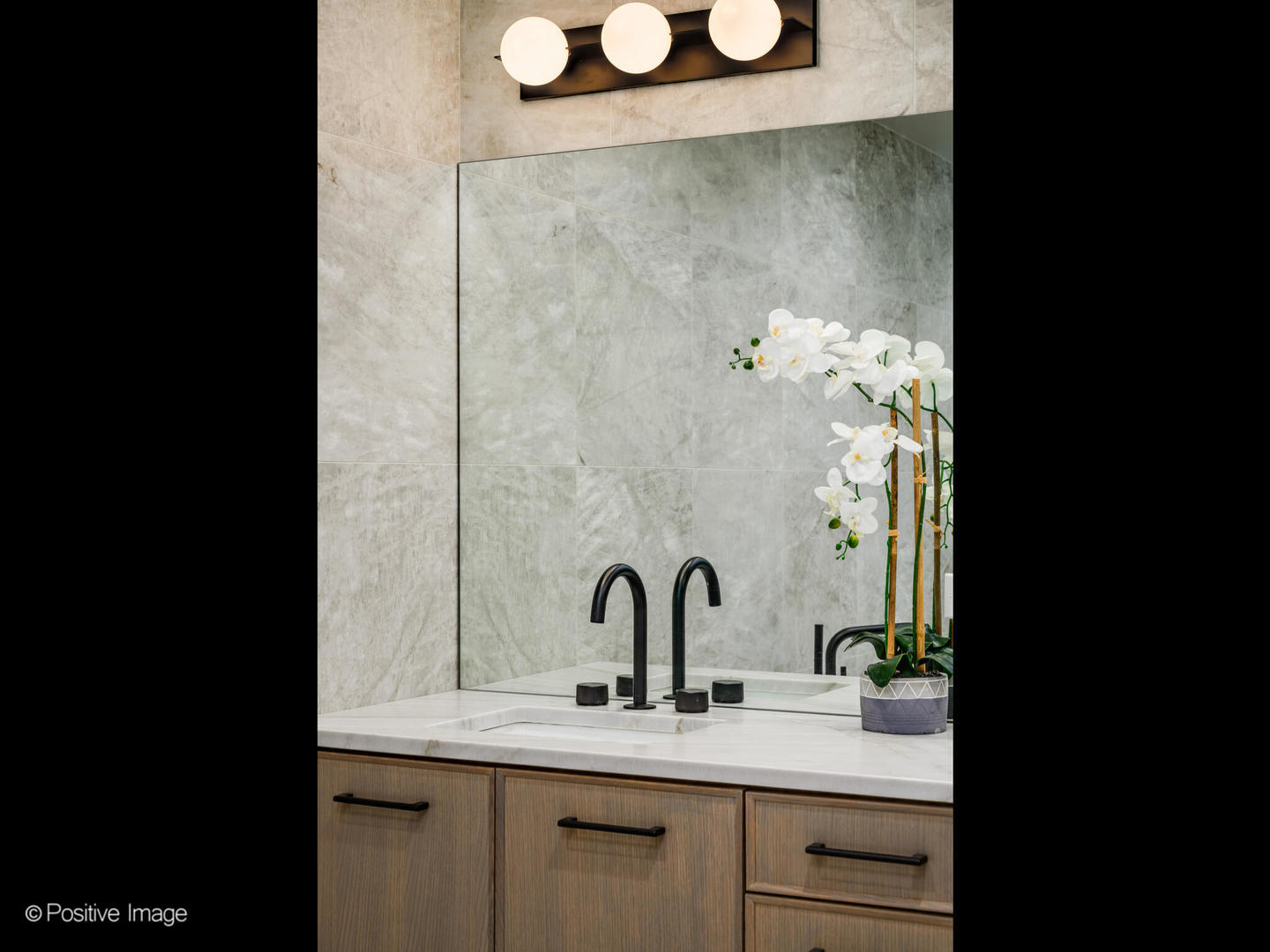 1143 W MONTANA Street