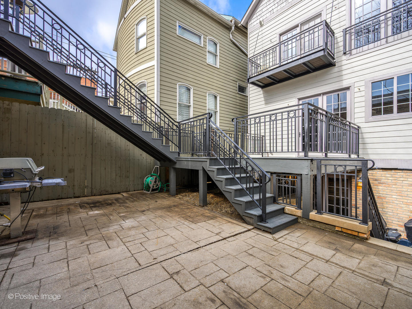 1143 W MONTANA Street